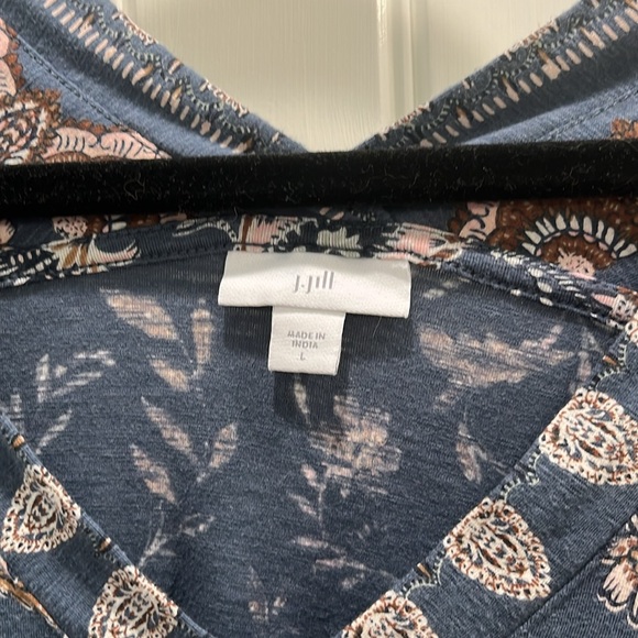 J. Jill tunic in blue. Double v-neck neckline. Size L. - Picture 2 of 4